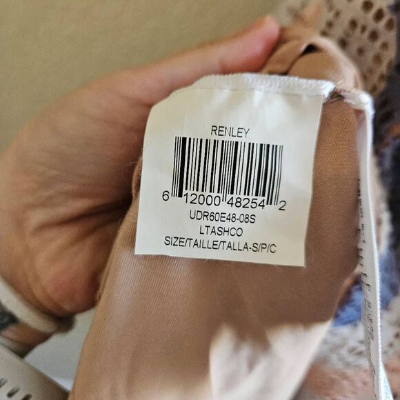 BCBGMaxAzria Renley Lace Dress - Picture 6 of 9